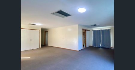 SPACIOUS LOWSET HOME ON SLAB - Photo 2