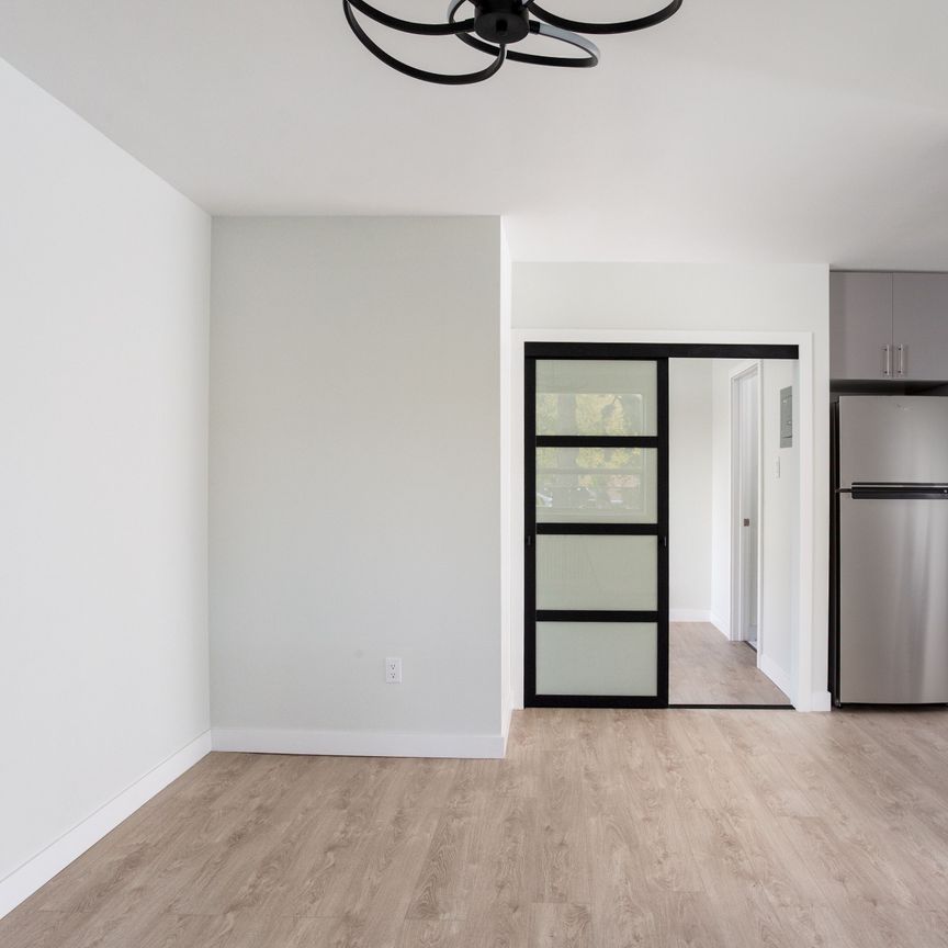 For Lease - 5 Hill Heights Road Unit# 205, Toronto, Ontario - Photo 1