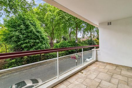 3 bedroom flat to rent - Photo 4