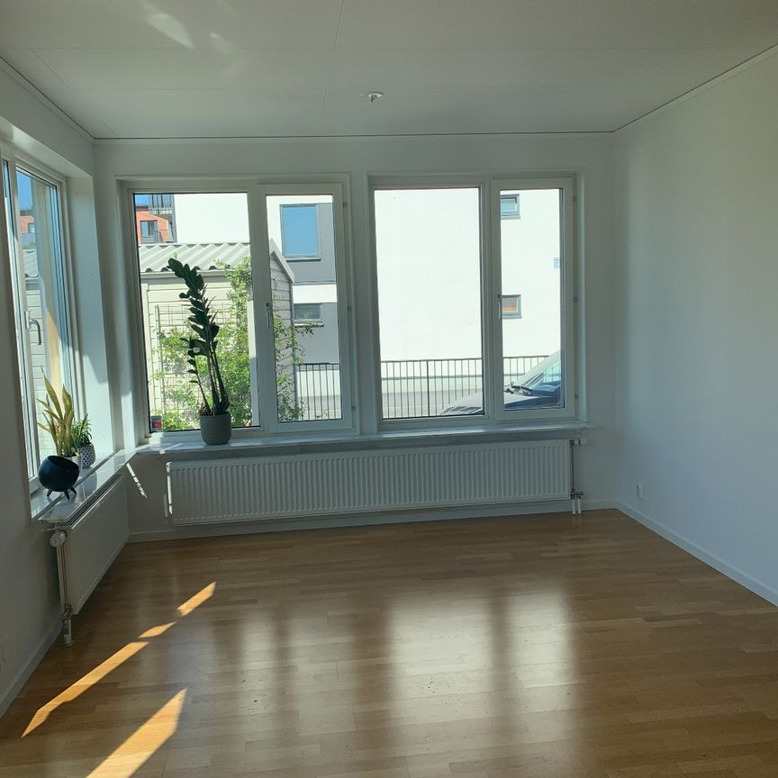 Välplanerad villa i barnvänligt område - Photo 1