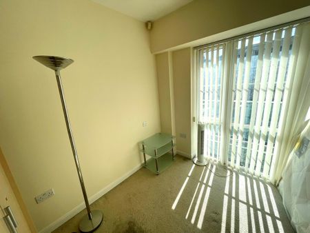2 bedroom flat to rent - Photo 3