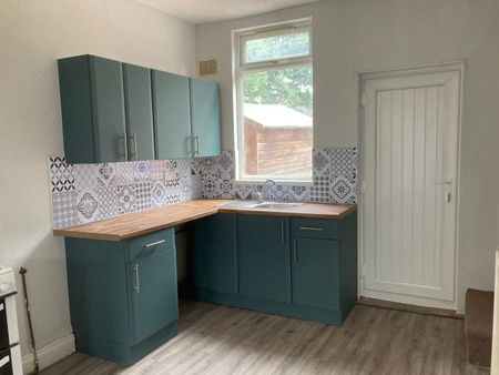 2 Bed Terraced House, Coningsby Road, S5 - Photo 3