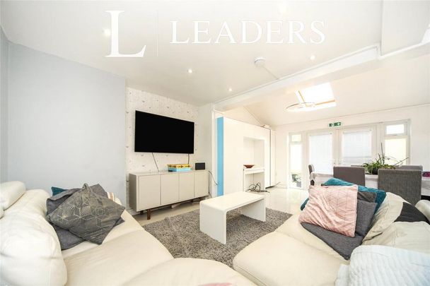 6 bedroom house to rent - Photo 1