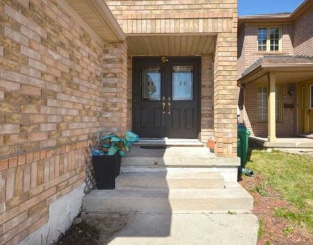 For Lease - 3383 Wild Cherry Lane, Mississauga, Ontario - Photo 4
