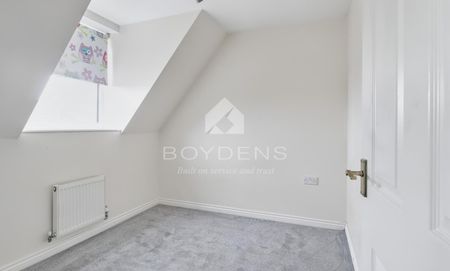 Robin Crescent, Colchester - Photo 3