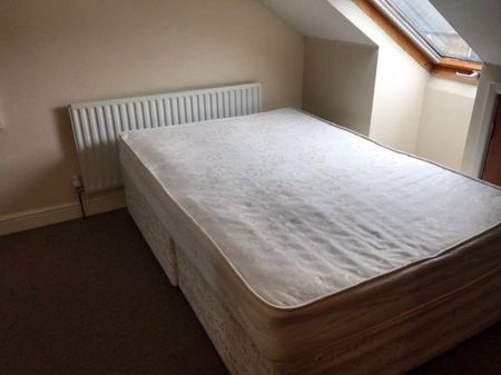 6 bedroom terraced house to rent - Photo 4