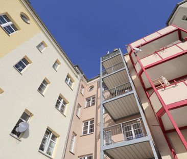 Balkon • 2-Raum Wohnung in Chemnitz • zum fairen Preis • Einbauküch... - Photo 2