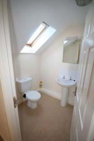 2 bedroom Flat To Let Total Size: 636 SQ FT - Photo 3