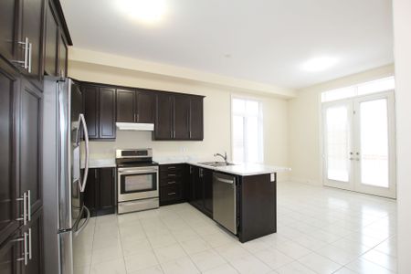 For Lease - 64 Cayton Crescent, Bradford West Gwillimbury, Ontario - Photo 5