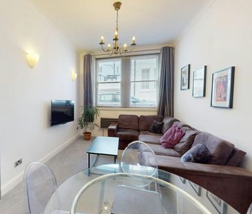 Flat to rent on - Photo 1