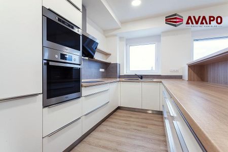 Pronájem bytu 4+kk 119 m² - Fotografie 3