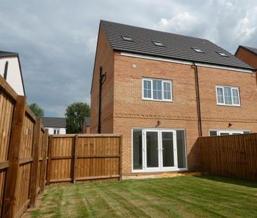 3 bedroom semi-detached house to rent - Photo 5