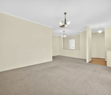 Spacious Family Living In Sought After Erskine - Photo 5