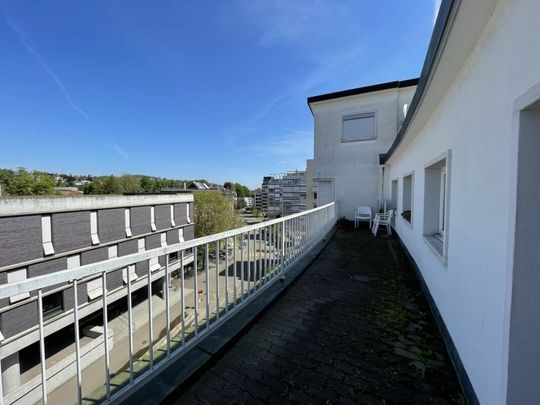 Ihre neue Wohnung - zentral, grosse Küche, Gemeinschaftsterrasse, helle Zimmer und Schallschutzglas - Photo 1