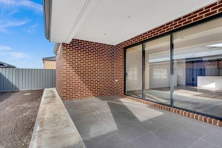 Located in the Heart of Kalkallo - Photo 4