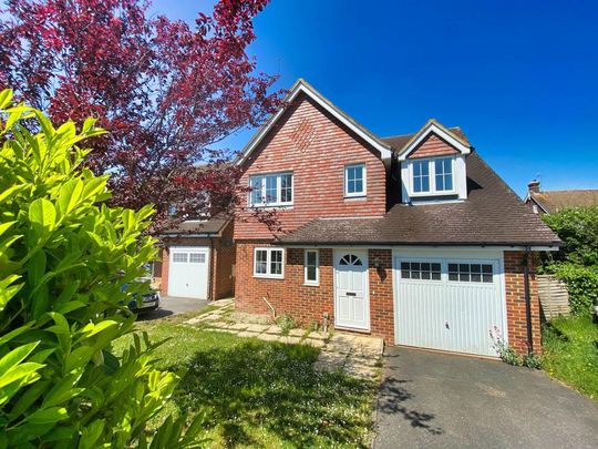 4 bedroom detached house to rent - Photo 1