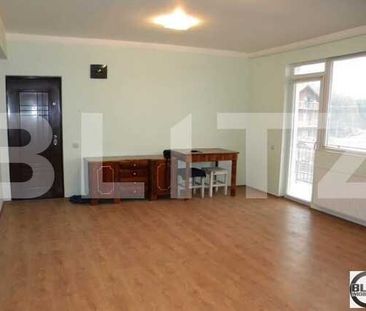 Apartament cu 4 camere nemobilatre zona strazii bucium. - Fotografie 5