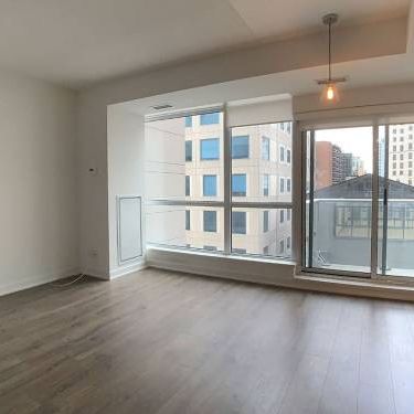 STUDIO ON RICHMOND: 1 + DEN CONDO W/PARKING & LOCKER INCL. - Photo 1