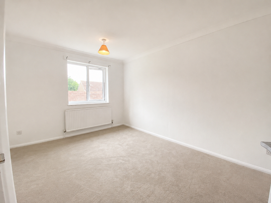 2 bedroom maisonette to rent - Photo 1