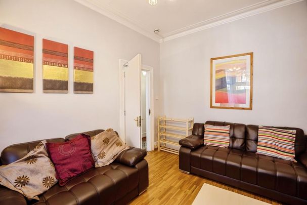 6 bedroom terraced house to rent - Photo 1
