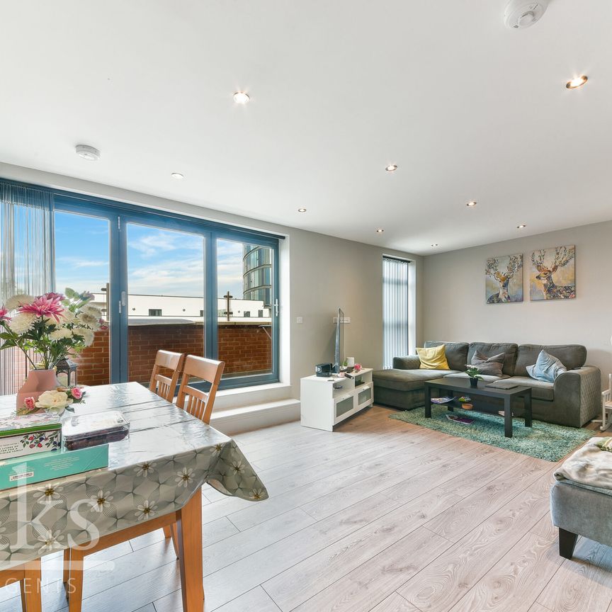 Tavistock Road, Croydon, Surrey - Photo 1