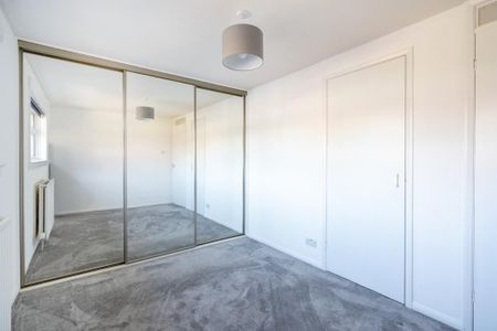 2 bedroom semi-detached house to rent - Photo 5