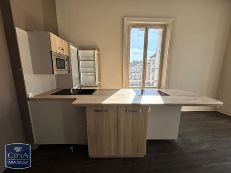 Location Appartement 3 pièces 72m² NIORT 79000 - Photo 4
