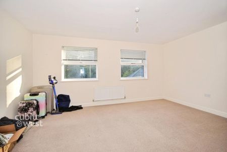3 bedroom terraced house to rent - Photo 3