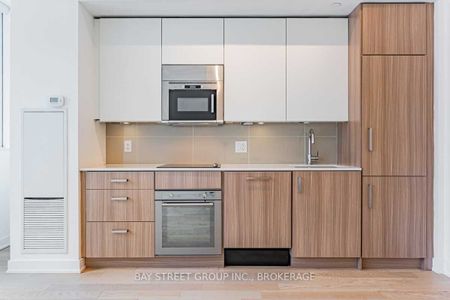 For Lease - 17 Dundonald Street Unit# 304, Toronto, Ontario - Photo 3