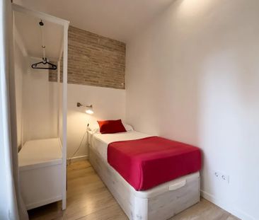 Carrer dEscudellers, Barcelona, Catalonia 08002 - Photo 3