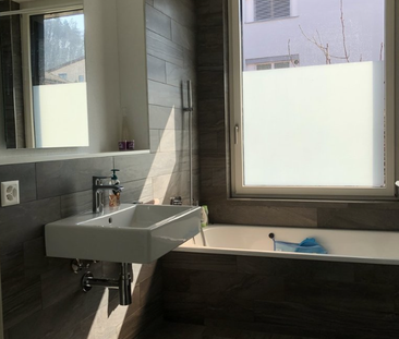 Hochwertige 3.5-Zimmer-Gartenwohnung mit privatem Südgarten - Photo 4