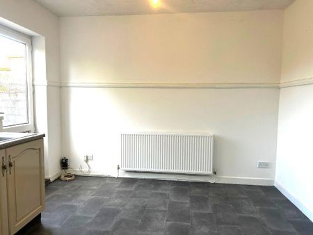 3 bedroom end of terrace house to rent - Photo 3