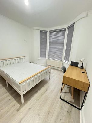 5 bedroom semi-detached house to rent - Photo 1