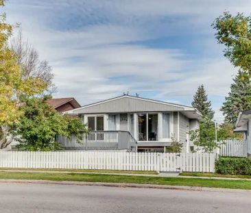 Legal 2 bedroom 1 bath Renovated Basement Suite | 3904 28 Street So... - Photo 1