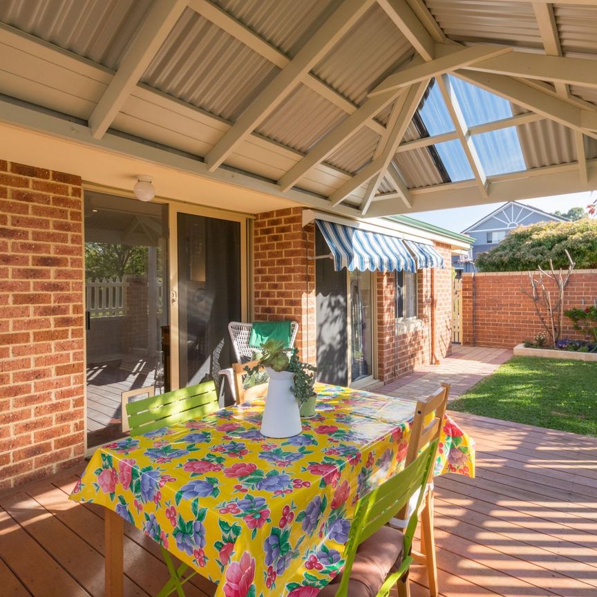 Amazing Location in a Quite Street - Photo 1