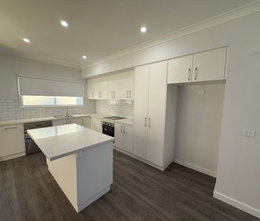 BRAND NEW 3 BEDROOM TOWNHOSUE - Photo 4