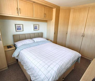 4 bedroom terraced house to rent - Photo 5