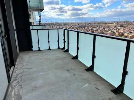 For Lease - 4130 Parkside Village Drive Unit# 802, Mississauga, Ontario - Photo 4