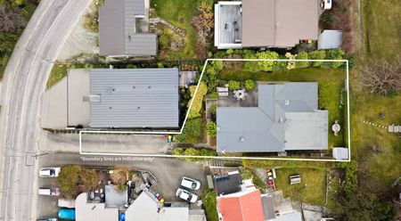 Flexible Home with Two 2-Bed Flats and Pano Views - Photo 5