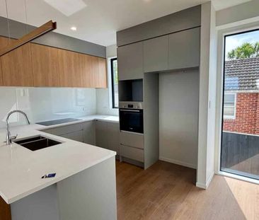 Brand New Townhouse in Ayr Road, Pakuranga - Photo 2