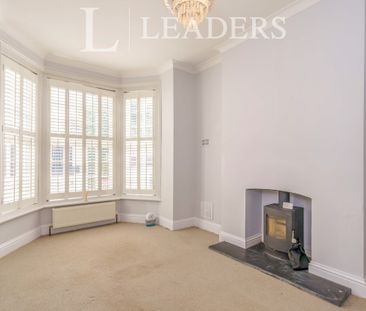 4 bedroom semi-detached to rent Clydesdale Avenue, Chichester PO19 - Photo 5