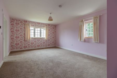 4 Bedroom Bungalow To Rent in Challock - Photo 5