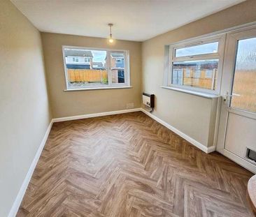 Benedict Close, Rushden, Northants, NN10 - Photo 5