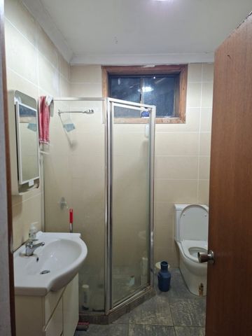 Comfortable Private Bedroom - INCLUDED WATER AND ELECTRICITY BILLS - Photo 5