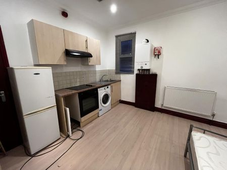 Studio to rent - Photo 5