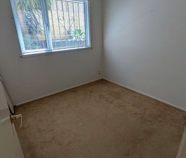 South Perth - Photo 3