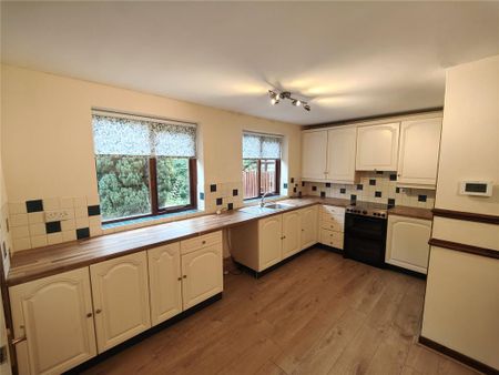 3 bedroom semi-detached house to rent - Photo 5