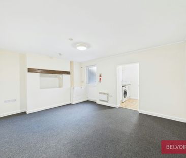Flat to rent on - Photo 1
