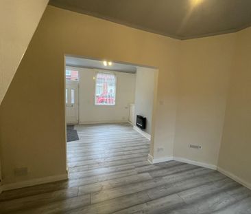 2 bedroom terraced house to rent - Photo 4