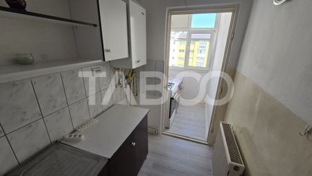 Garsoniera decomandata cu balcon de inchiriat Vasile Aaron - Fotografie 4